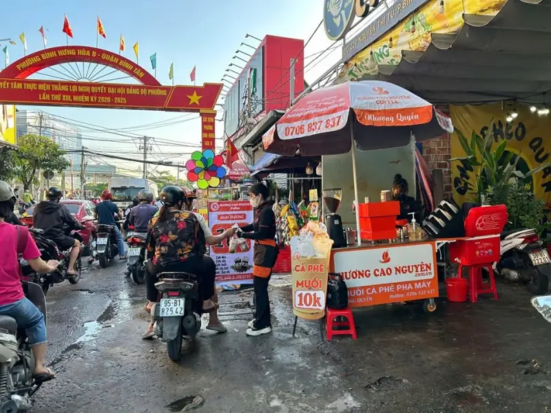 Mô hình cafe take away của Hương Cao Nguyên Coffee
