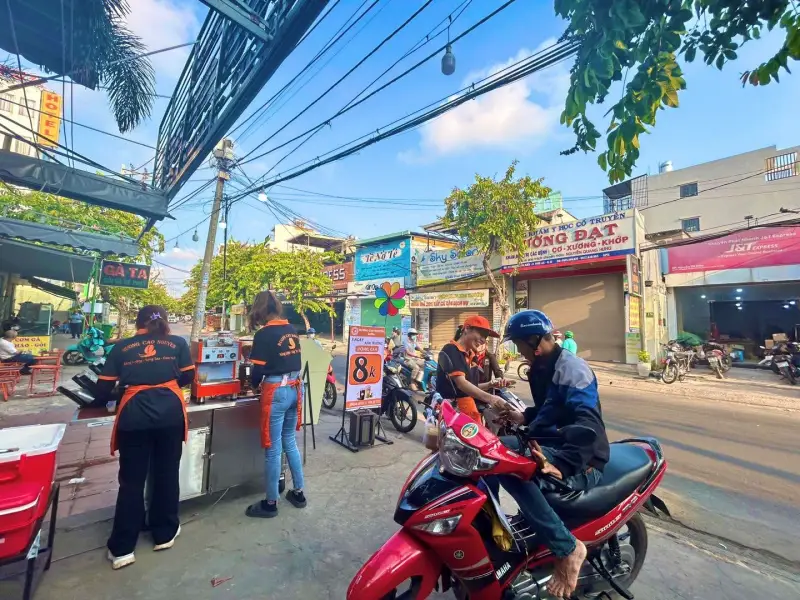 Bản chất của hai mô hình tự quán cafe và nhượng quyền là gì?