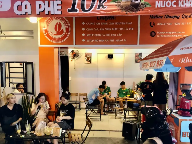 Tận dụng mặt bằng nhà ở mở quán cafe cóc/bình dân