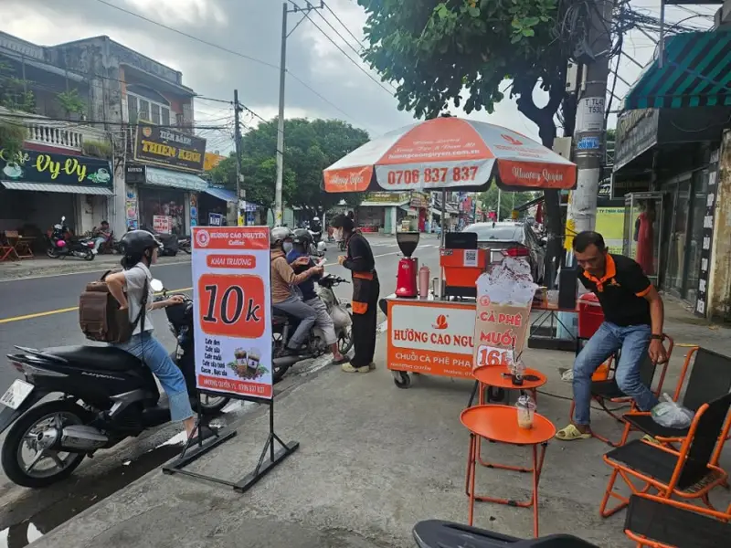Mô hình Cafe Take-away / Kiosk kết hợp chỗ ngồi gọn